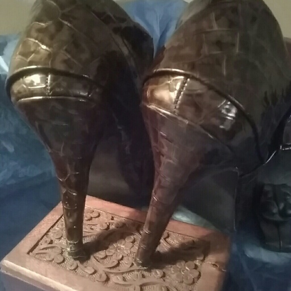 Ladies crocodile print embossed booties - Picture 4 of 6